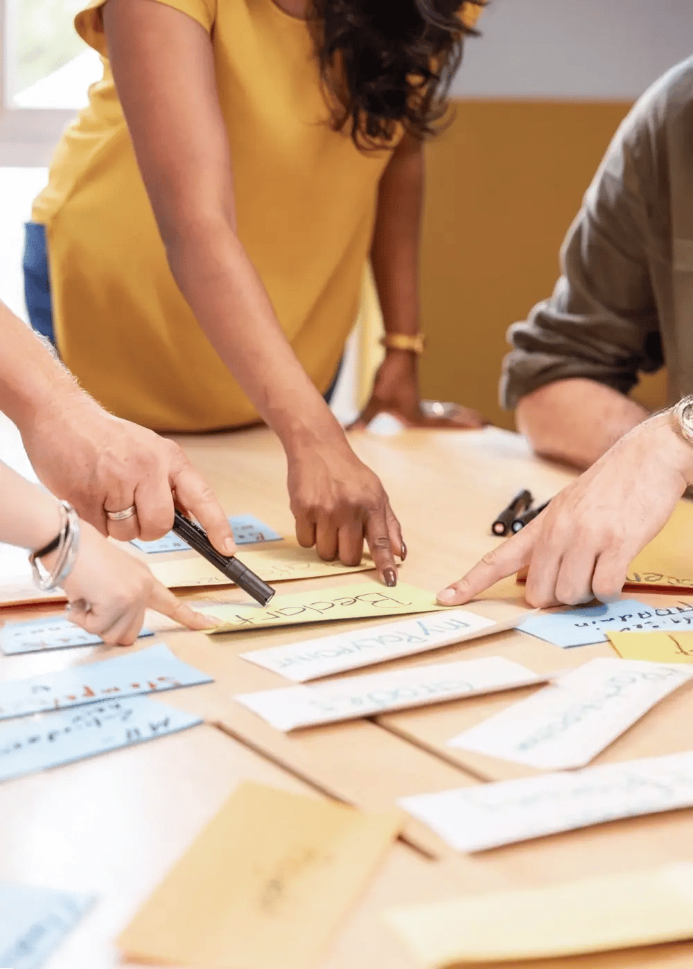 Gemeinsame Analyse und Strukturierung von Gesundheitswesen-Themen im POLYPOINT Workshop.