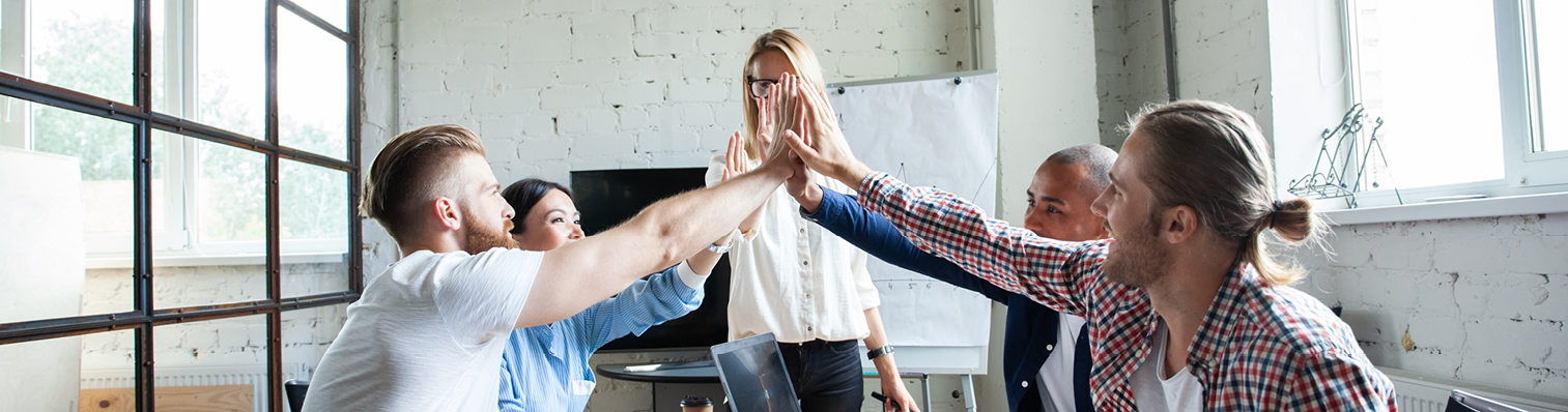 220926_POLYPOINT_Blogheader_employee_experience